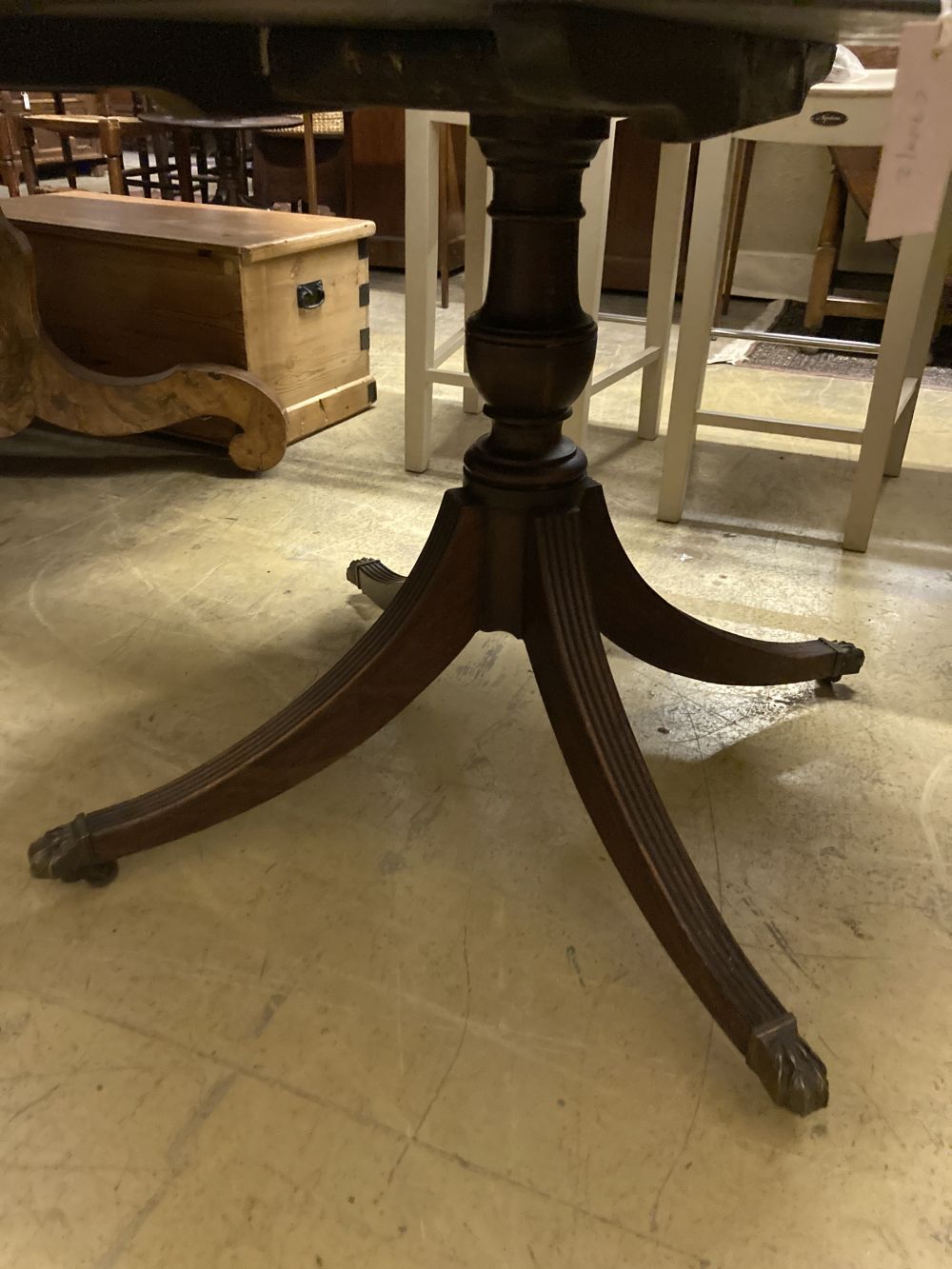 A Regency style circular mahogany breakfast table, 99cm diameter